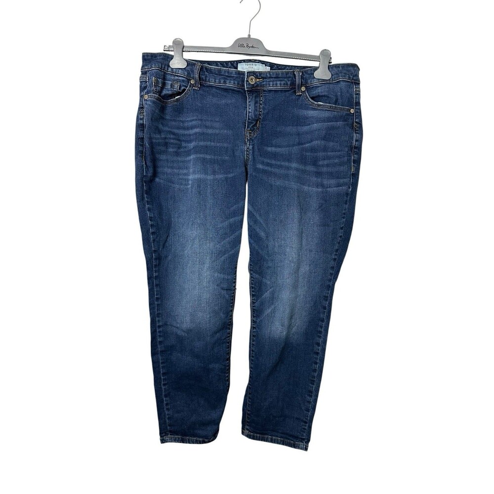 VGC Torrid First At Fit Straight Leg Jeans Medium Wash Stretch Denim Womens 22R